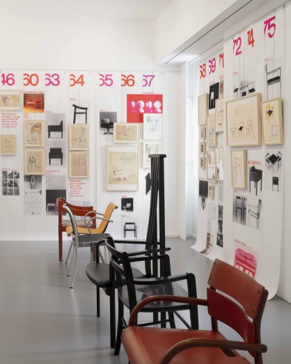 Suppergiù 60 sedie in 60 anni. Mostra in studio museo